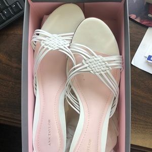Ann Taylor Sienna white leather size 9m